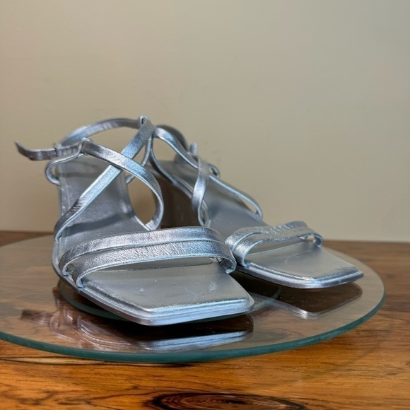 Caslon Paola Wedge Sandal in Silver metallic size 9.5 - Picture 8 of 16